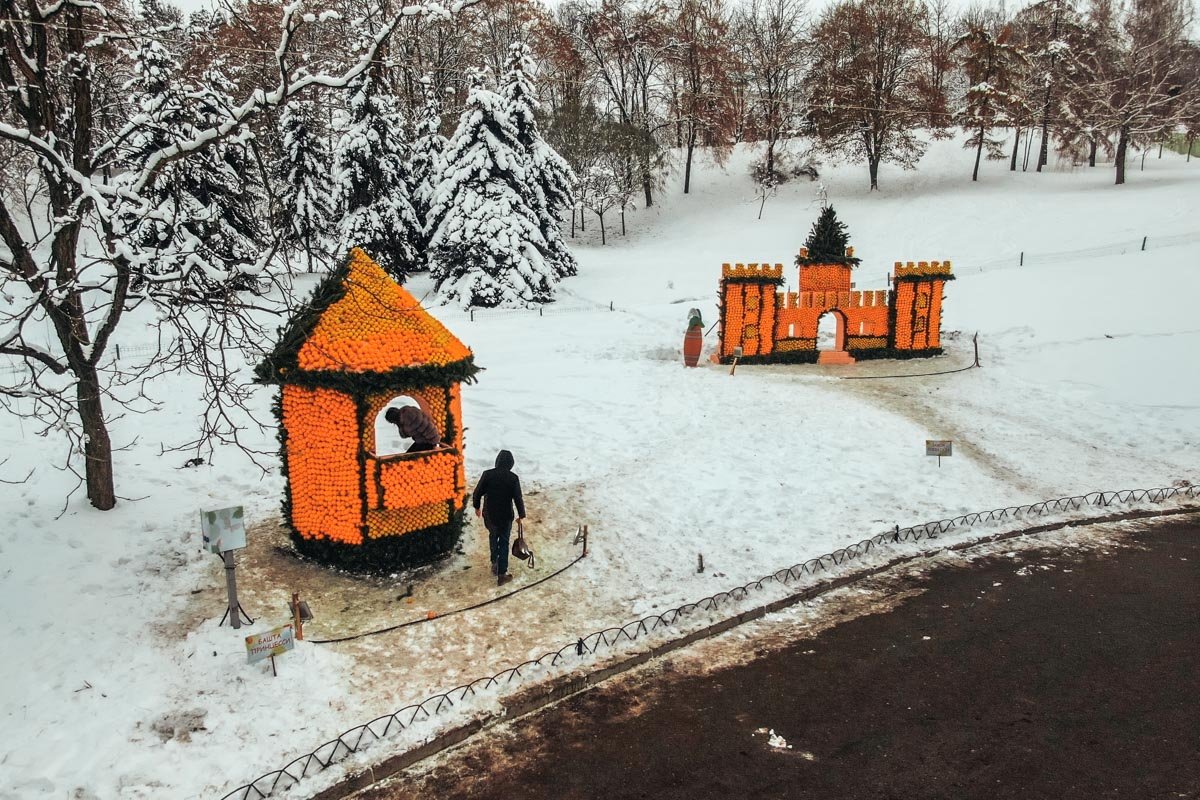  В некоторые домики можно забираться