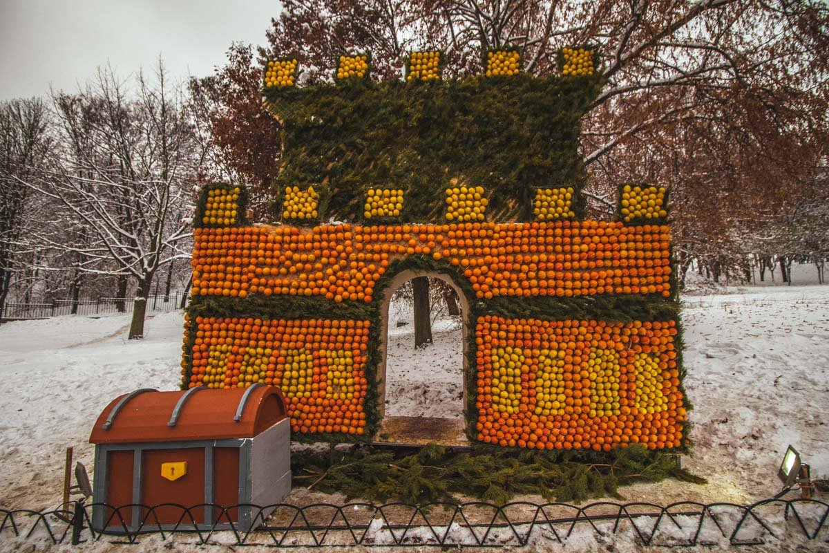 В ларце тоже апельсины?