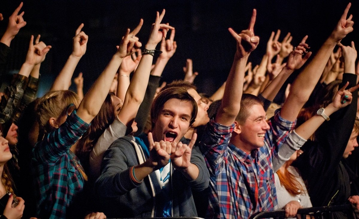 Довольная целевая аудитория - довольные клиенты. Довольные клиенты - счастливые коммуникационщики Довольная целевая аудитория - довольные клиенты. Довольные клиенты - счастливые коммуникационщики