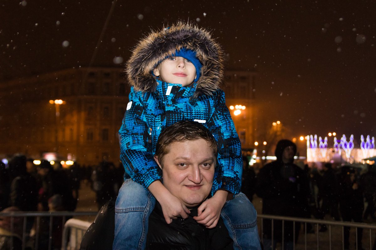 У папы на плечах самый лучший вид 