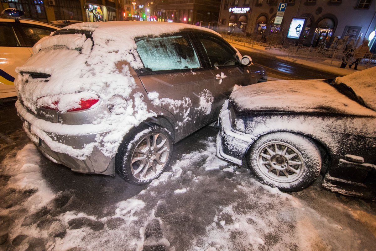 Столкнулись Alfa Romeo, BMW, Mercedes GL и Opel Omega Столкнулись Alfa Romeo, BMW, Mercedes GL и Opel Omega