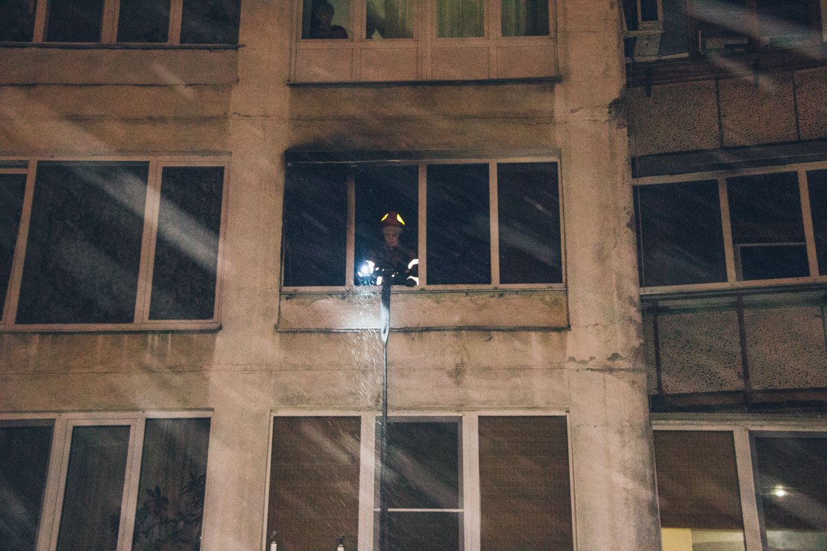 В ночь на 25 декабря в Киеве по адресу улица Шолом-Алейхема, 8 произошел пожар В ночь на 25 декабря в Киеве по адресу улица Шолом-Алейхема, 8 произошел пожар