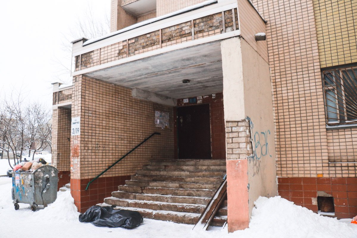 По словам соседей, мужчине было около 50-55 лет и жил он один