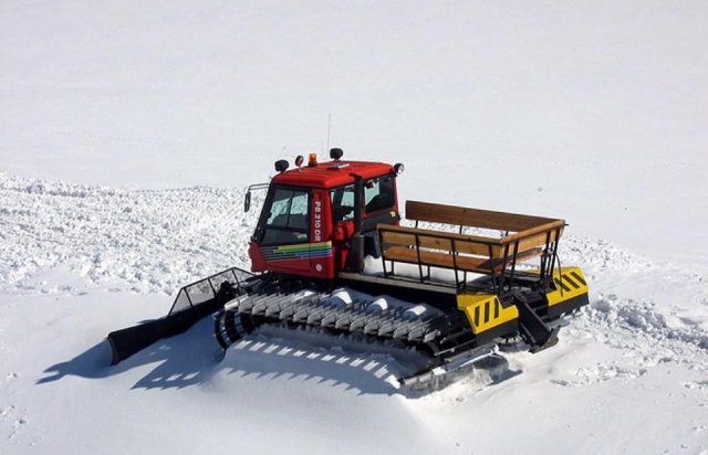 В Драгобрате машина для подготовки горнолыжных склонов переехала жительницу Киева В Драгобрате машина для подготовки горнолыжных склонов переехала жительницу Киева