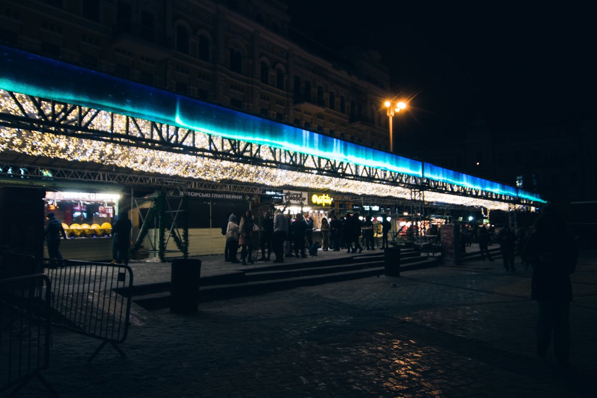 У точек с глинтвейном собирались большие очереди У точек с глинтвейном собирались большие очереди