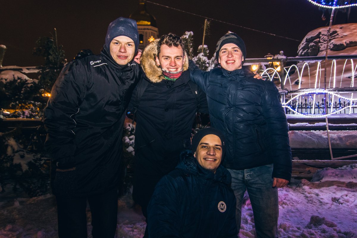 Рождество нужно встречать в компании настоящих друзей