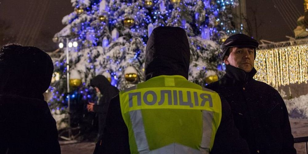 Лучше не добавлять работы полицейским в праздничную ночь Лучше не добавлять работы полицейским в праздничную ночь