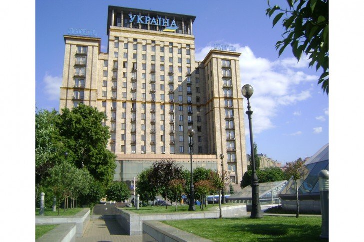 Автор петиции уверяет, что переименование гостиницы сделает ее более стильной и современной Автор петиции уверяет, что переименование гостиницы сделает ее более стильной и современной