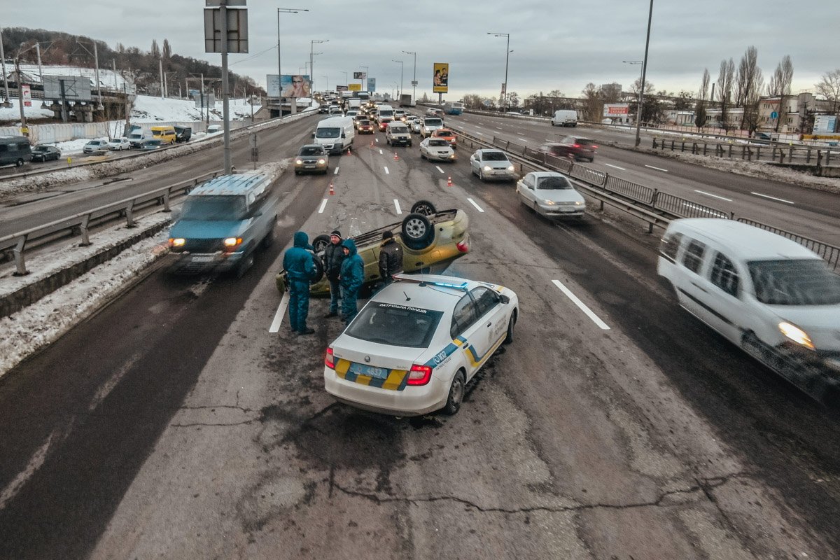 Таксист вез маму с ребенком, она не пострадала