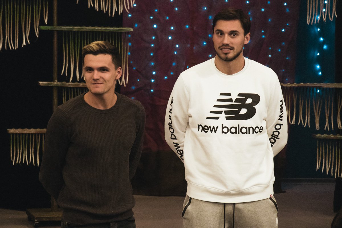 27 декабря в Киеве в конференц-зале стадиона «Динамо» игроки и легенда «Динамо» Киев поздравили с новогодними праздниками детей, пострадавших от аварии на ЧАЭС