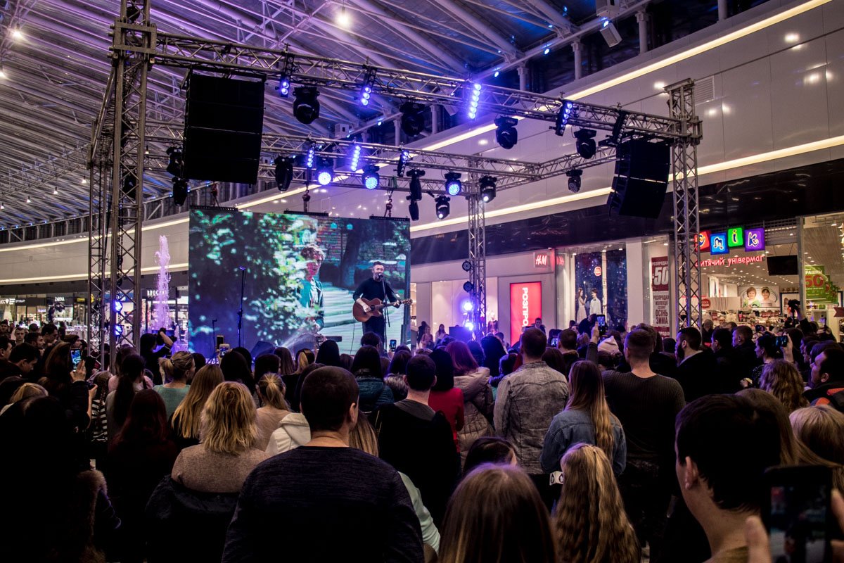 Позитивный заряд гостям праздника подарили выступления Сергея Бабкина, Open Kids, DETKI и Luiku Позитивный заряд гостям праздника подарили выступления Сергея Бабкина, Open Kids, DETKI и Luiku