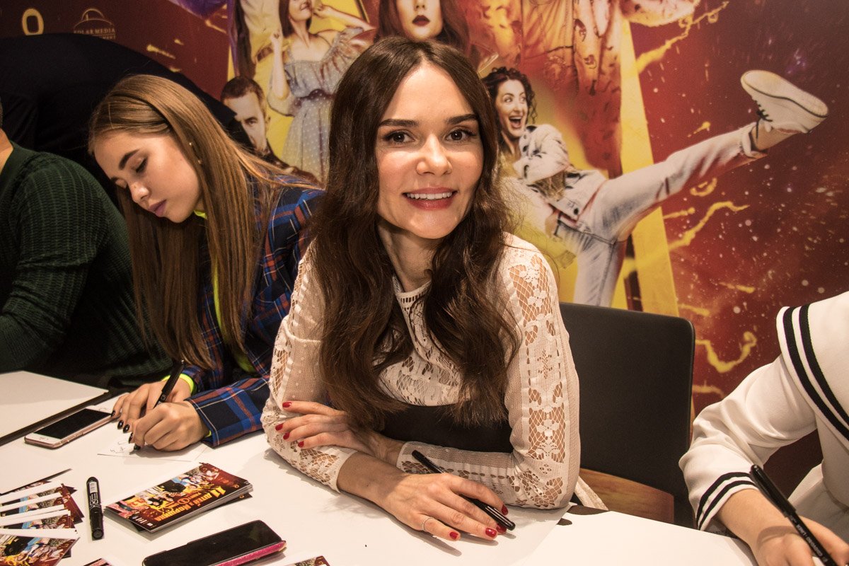 Одну из главных ролей в фильме сыграла актриса Алена Лавренюк Одну из главных ролей в фильме сыграла актриса Алена Лавренюк