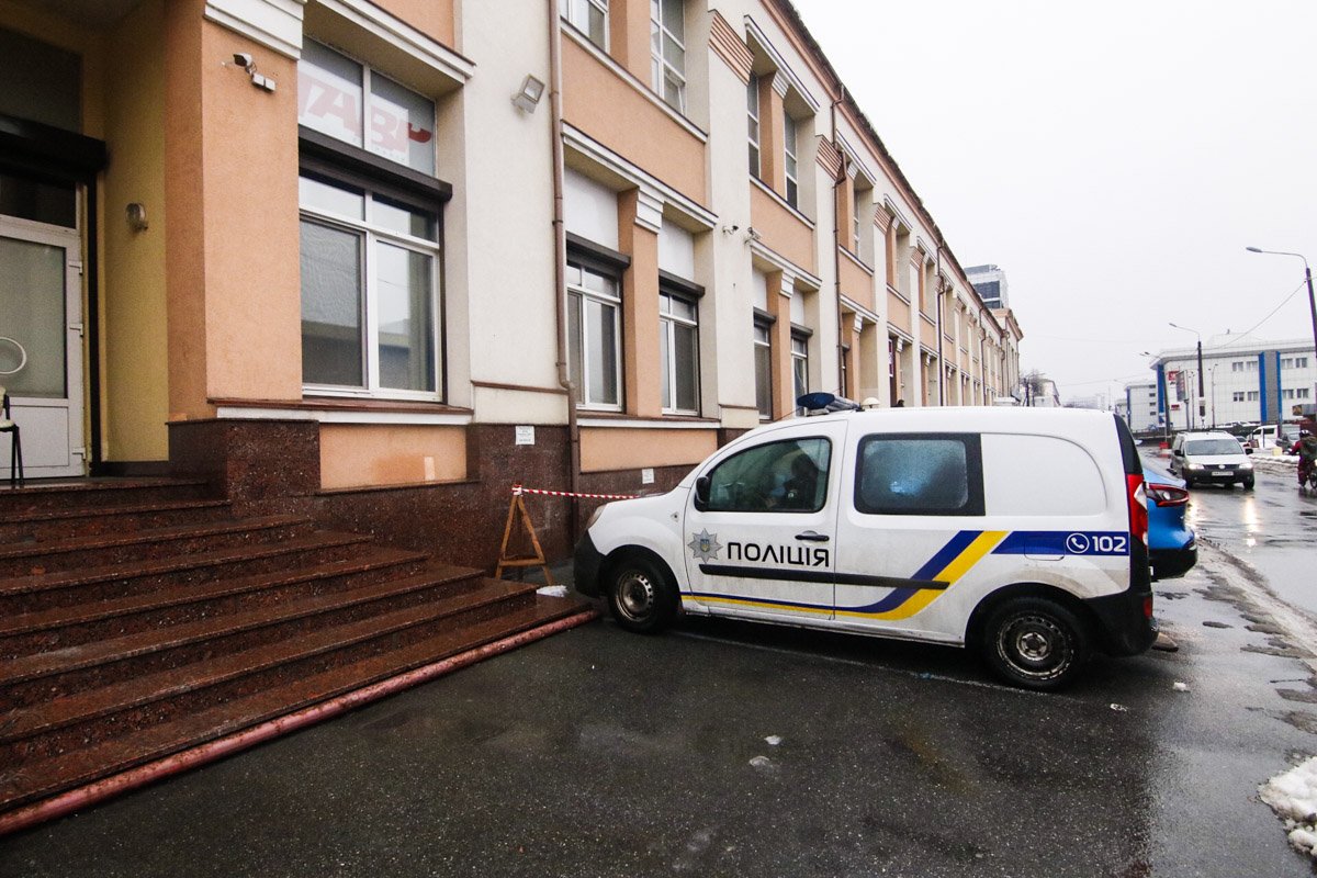 В Киеве по адресу улица Викентия Хвойки 15/15 произошло нападение на популярного украинского исполнителя DZIDZIO