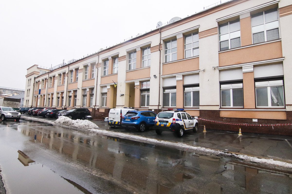 Певец рассказал, что на него напали на выходе из радио "Хіт FM" компании «Тауэр»