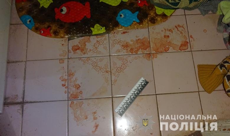 Мужчина убил свою знакомую во время застолья в квартире женщины Мужчина убил свою знакомую во время застолья в квартире женщины