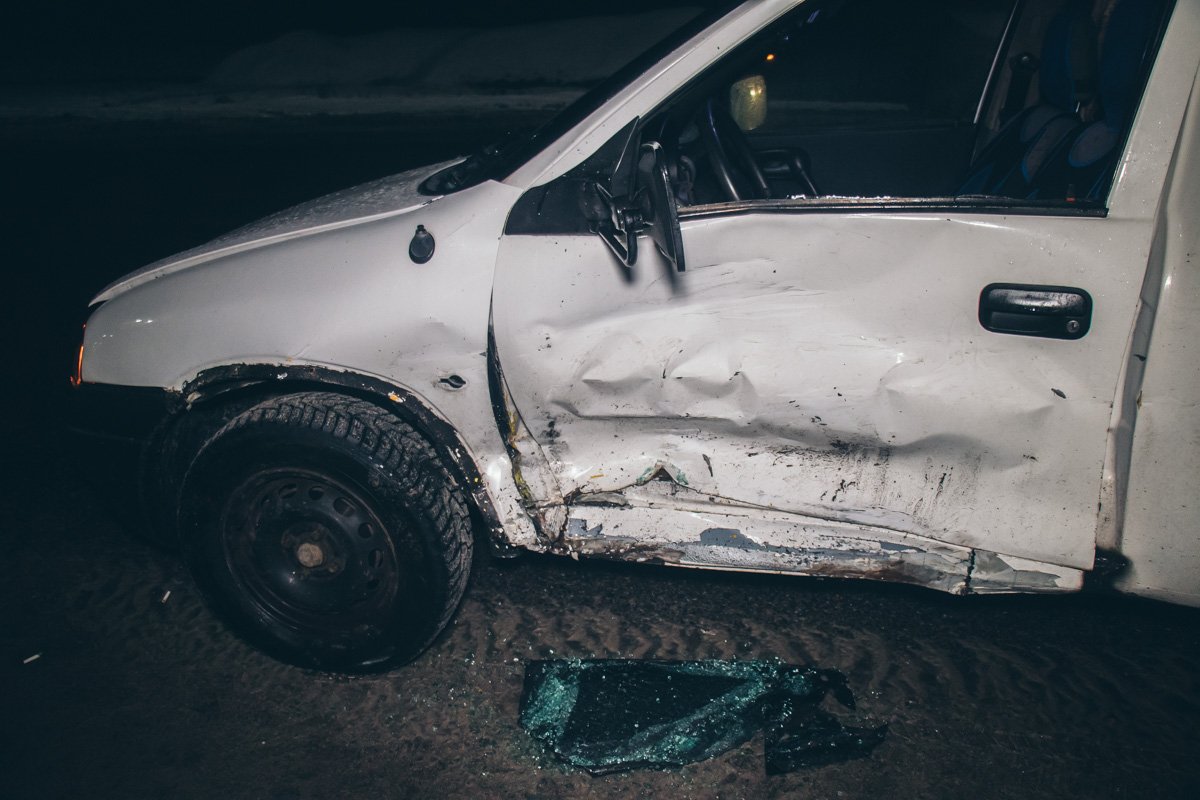 Полицейские составили протокол и уехали с места происшествия Полицейские составили протокол и уехали с места происшествия