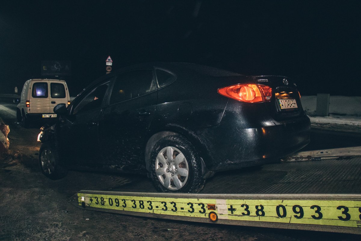 Участники аварии около четырех часов ожидали эвакуаторы Участники аварии около четырех часов ожидали эвакуаторы