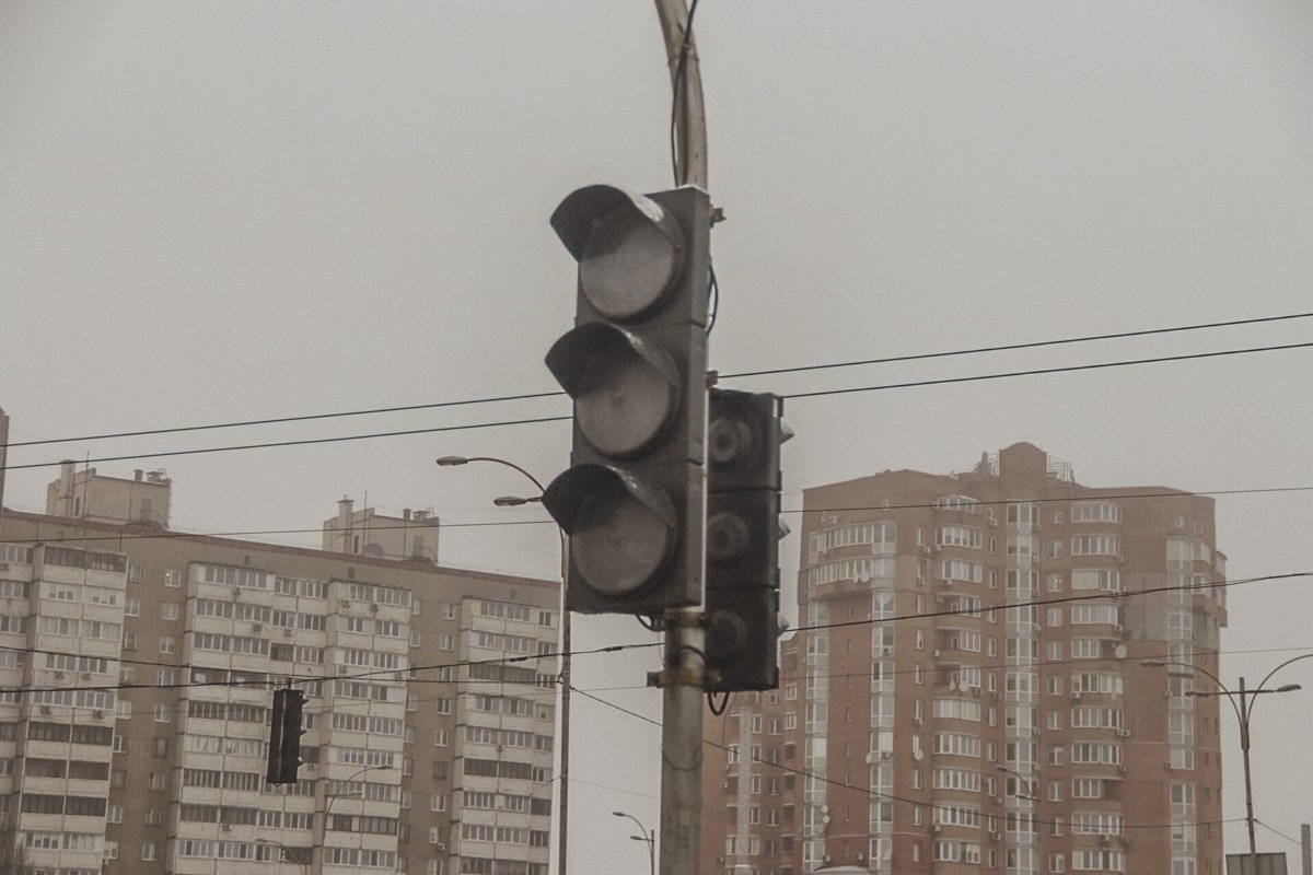 В этот момент перекрестке с проспектом Академика Паладина не работали светофоры В этот момент перекрестке с проспектом Академика Паладина не работали светофоры