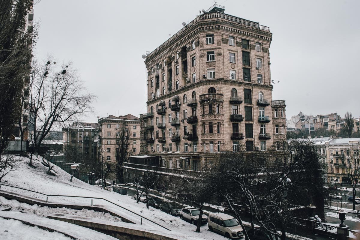 Столица сегодня как-то утратила свои яркие краски