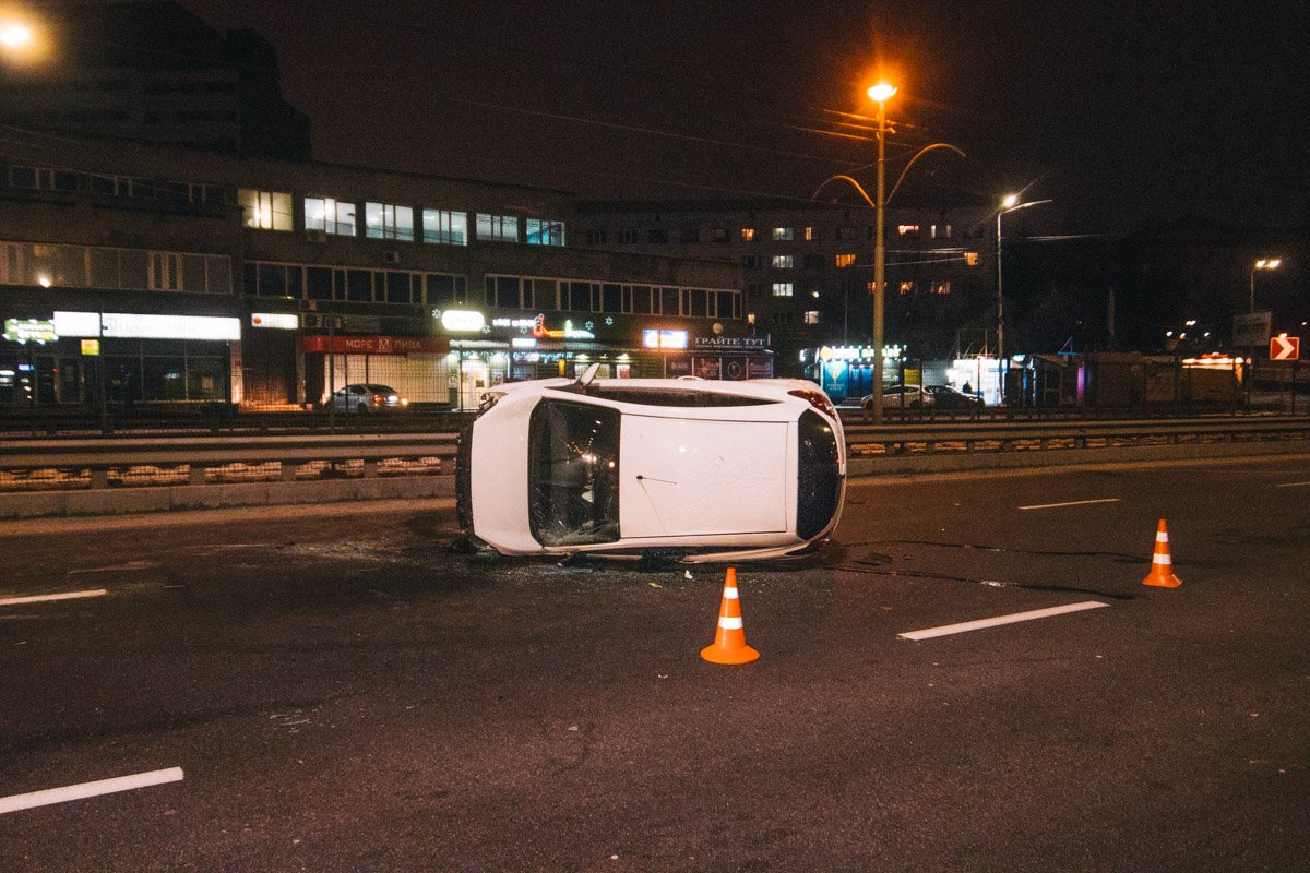 У водителя Ford Ka гематома на голове, однако от госпитализации женщина отказалась
