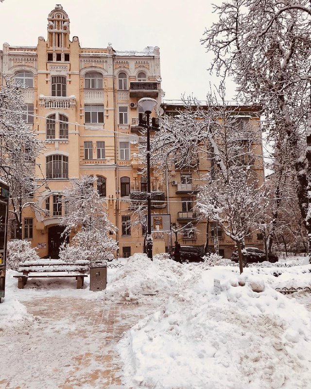 В снегу дворики этого города выглядят еще прекрасней. Фото: @yuliabevzenko