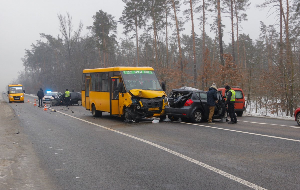 Авария случилась на Гостомельской трассе