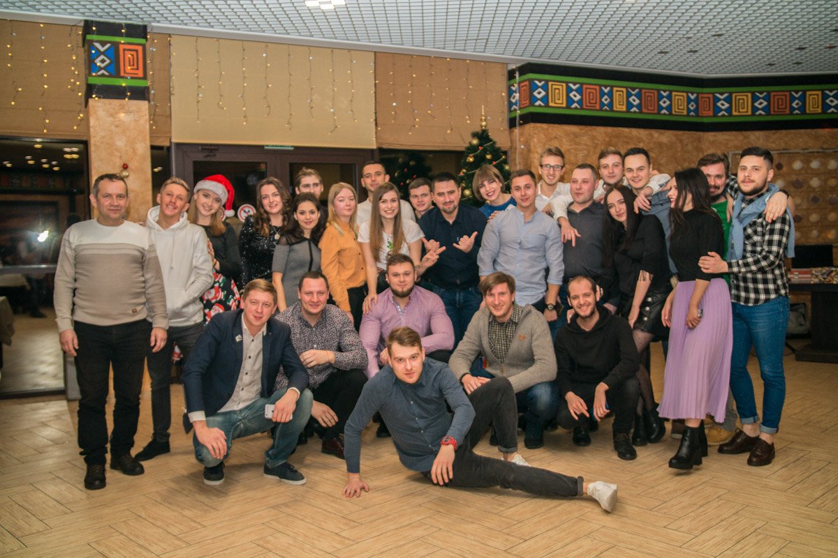 Дружная команда Информатор поздравляет читателей и зрителей с Новым годом! Дружная команда Информатор поздравляет читателей и зрителей с Новым годом!