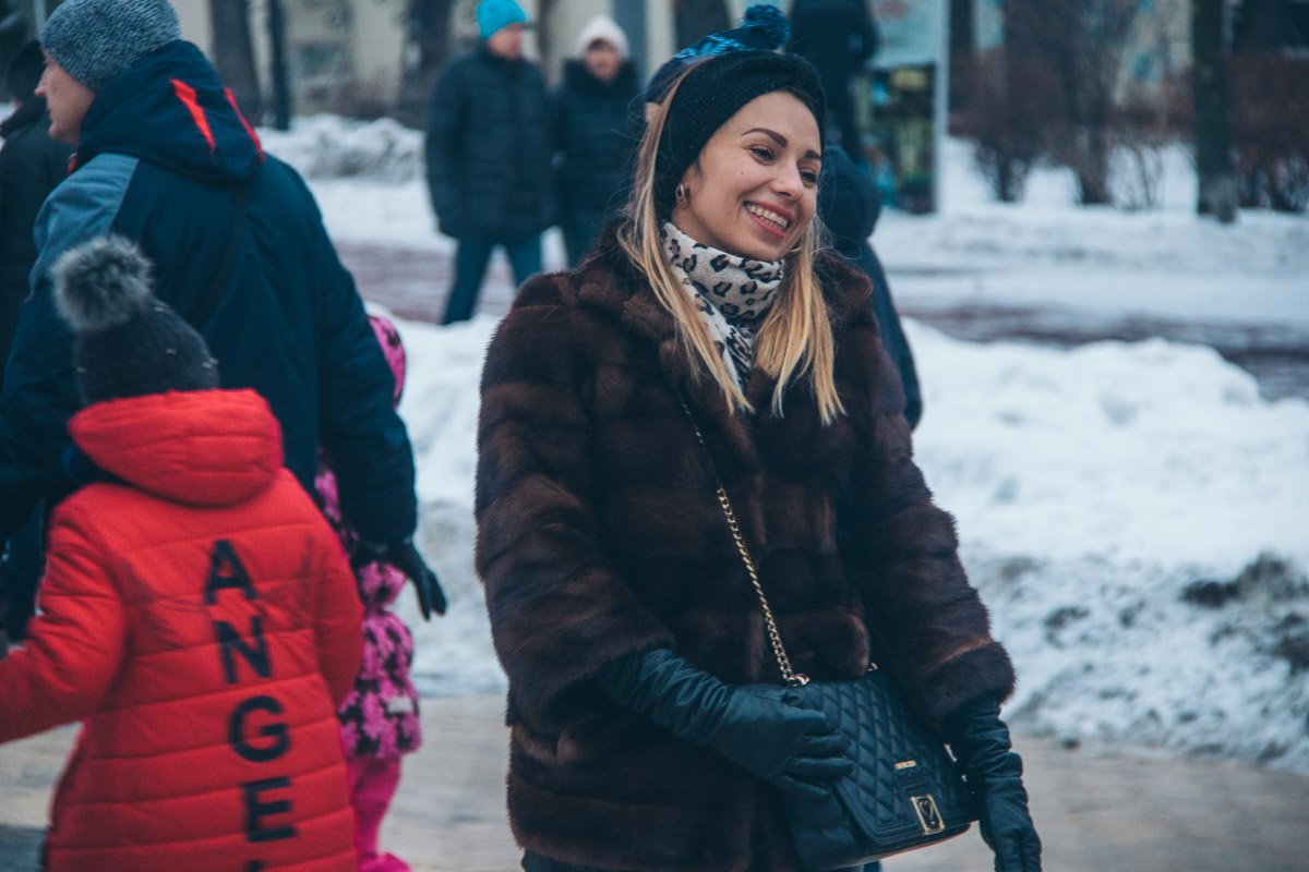 Была бы шубка голубой - ну точно Снегурочка Была бы шубка голубой - ну точно Снегурочка