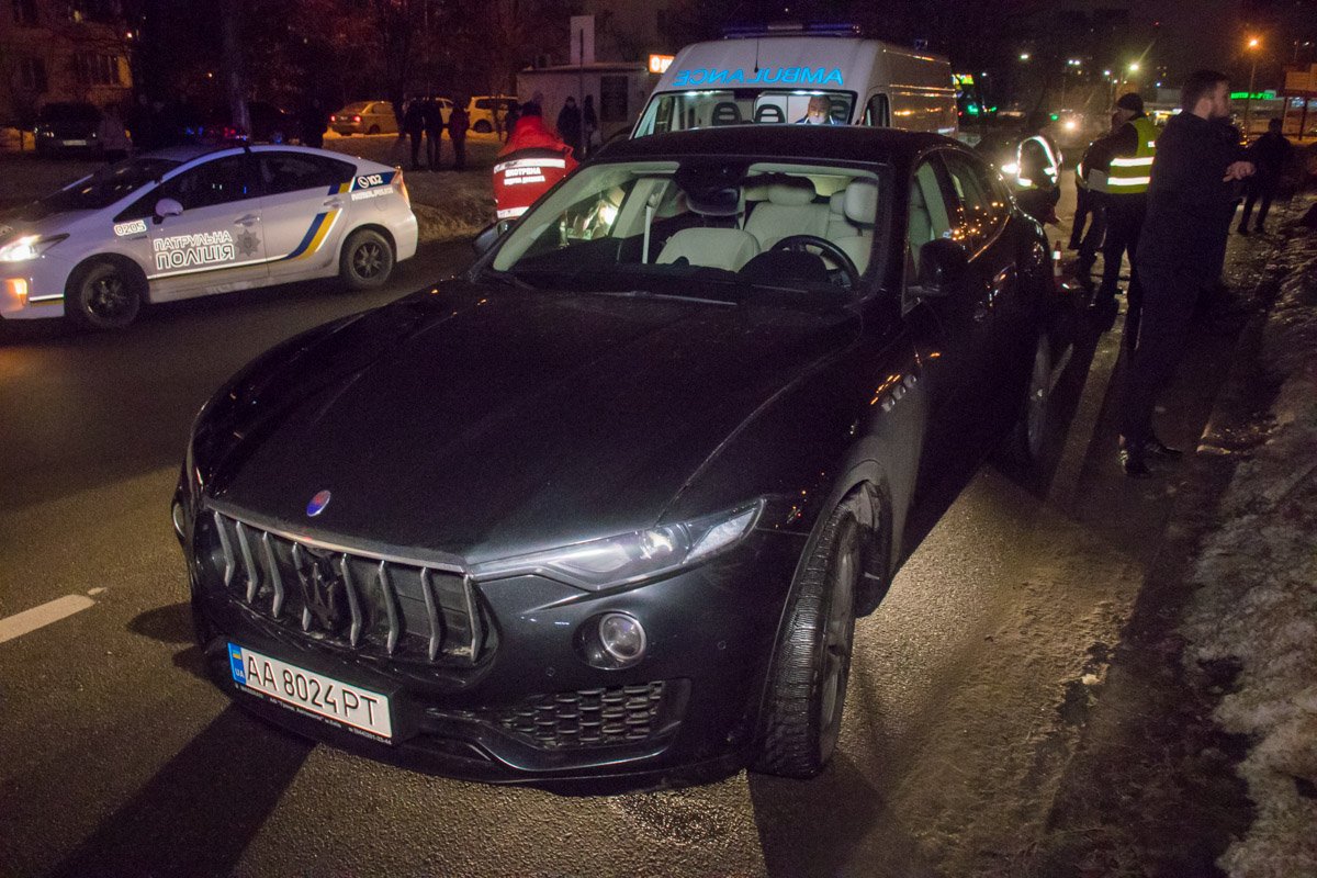 В Дарницком районе Киева по адресу Тростянецкая, 2 произошло ДТП с пострадавшими В Дарницком районе Киева по адресу Тростянецкая, 2 произошло ДТП с пострадавшими