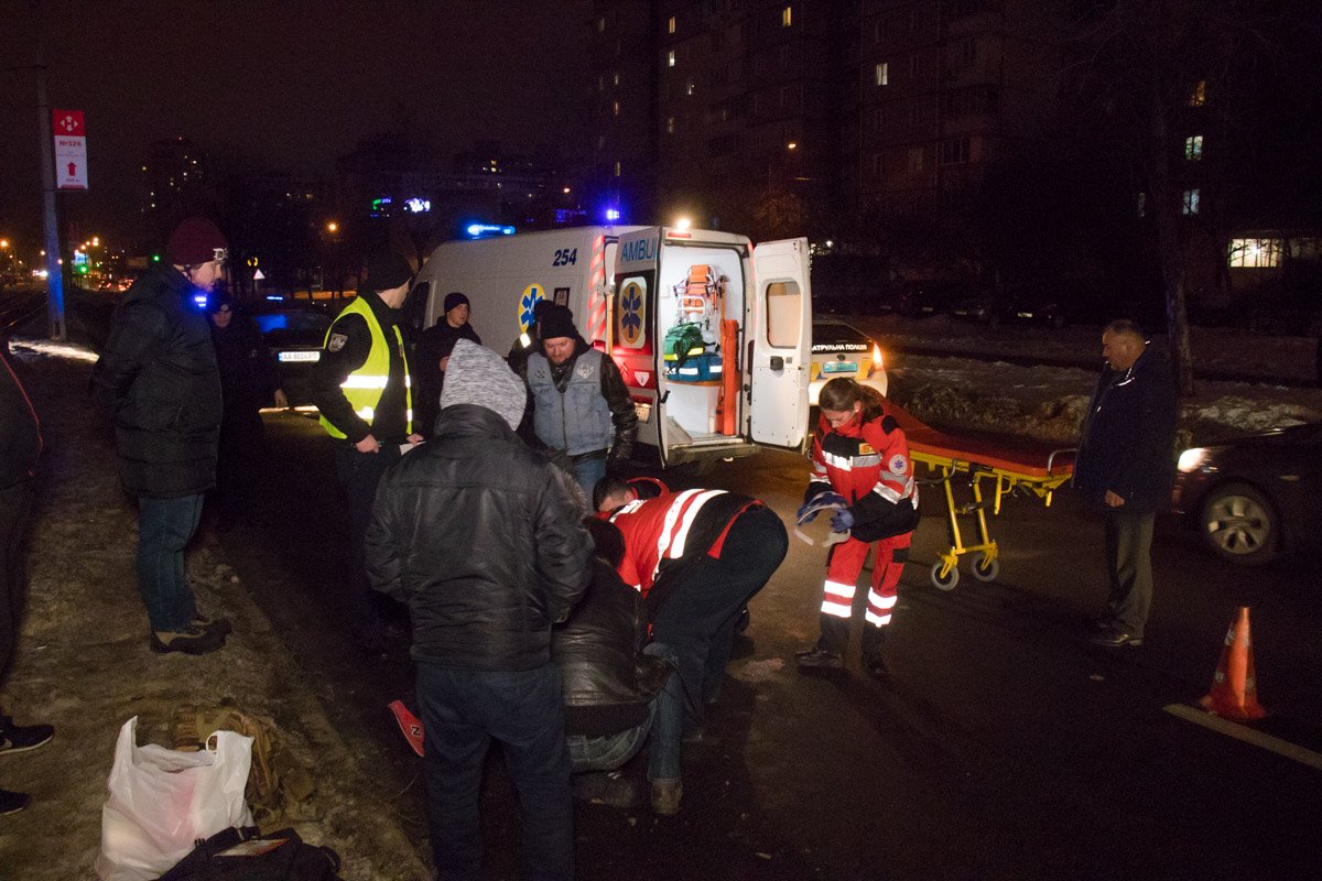 Автомобиль Maserati сбил мужчину Автомобиль Maserati сбил мужчину