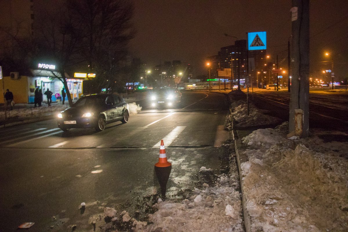 Предварительно, мужчина переходил дорогу на пешеходном переходе Предварительно, мужчина переходил дорогу на пешеходном переходе