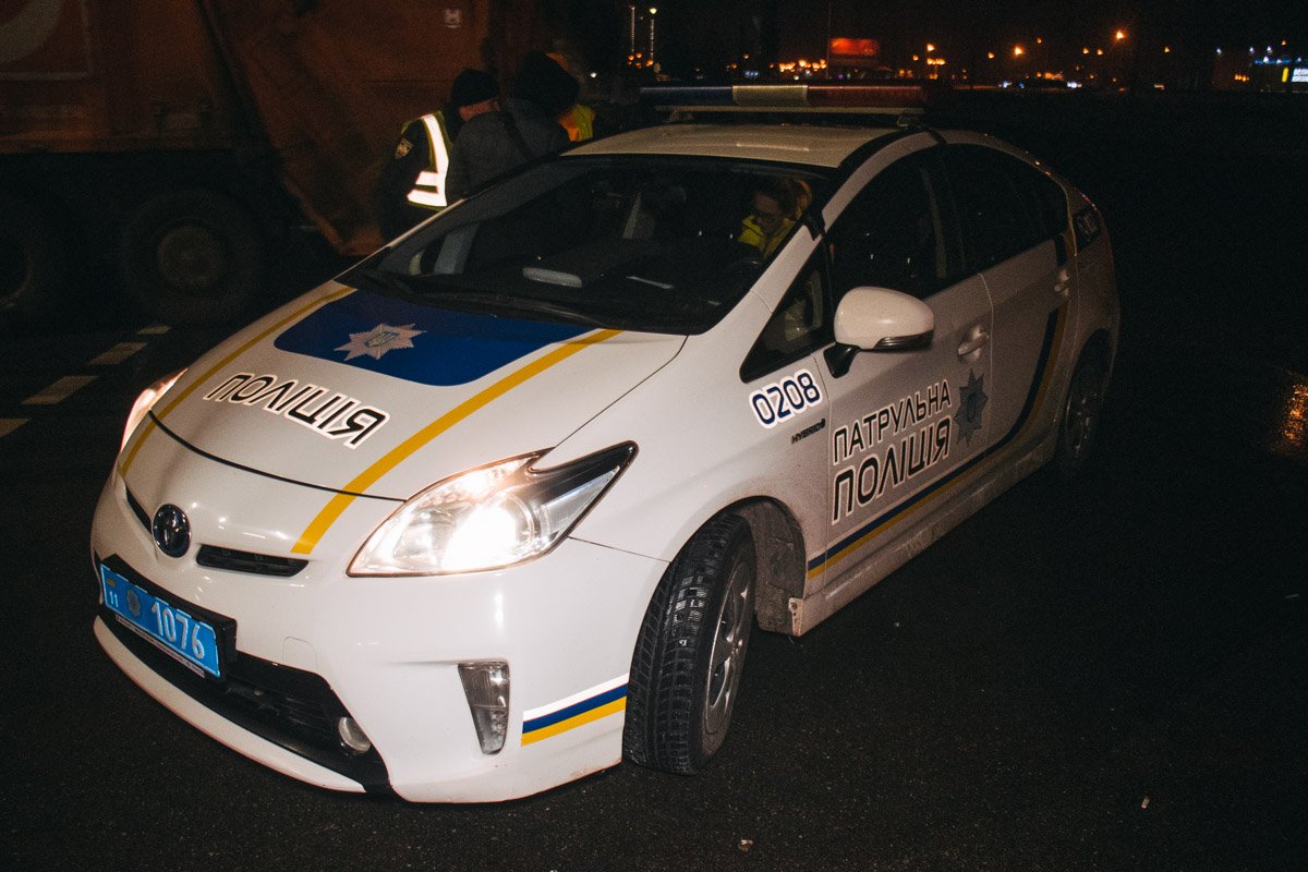 На месте работала патрульная полиция