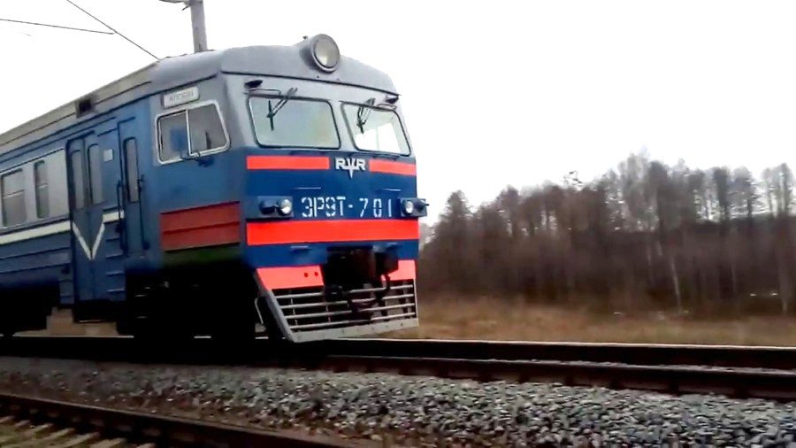 31 декабря, в 02:50 скорый поезд "Москва - Кривой Рог" насмерть сбил мужчину 31 декабря, в 02:50 скорый поезд "Москва - Кривой Рог" насмерть сбил мужчину