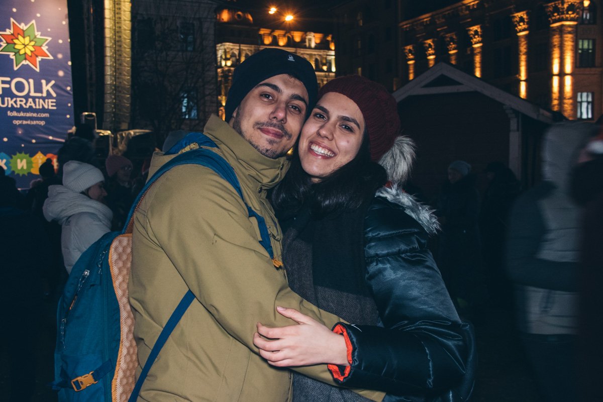 Люди приходили с семьями с маленькими детьми, кто — с друзьями, а кто собирал всех-всех своих самых любимых и праздновал в полной идиллии