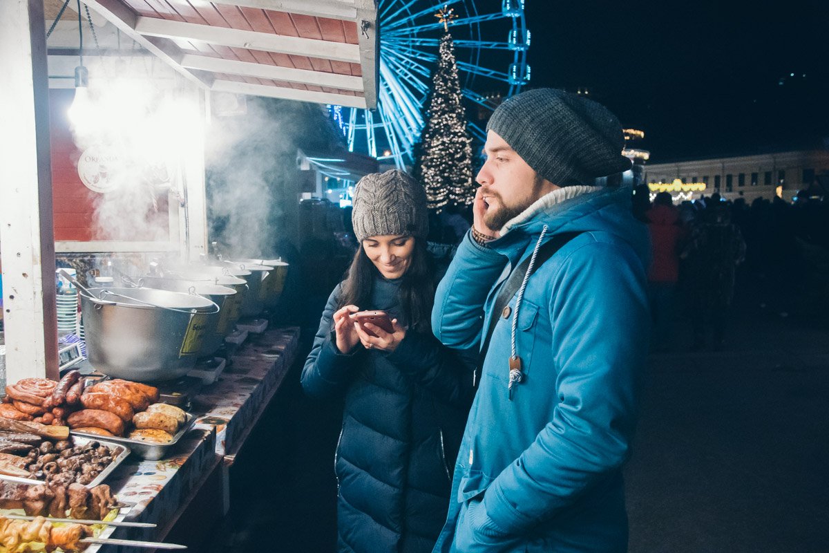 Если оливье надоело, на фудкортах можно было найти много альтернатив