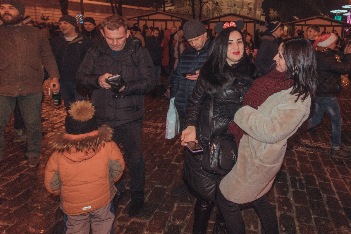 Улыбки прописались на лицах всех гостей праздника