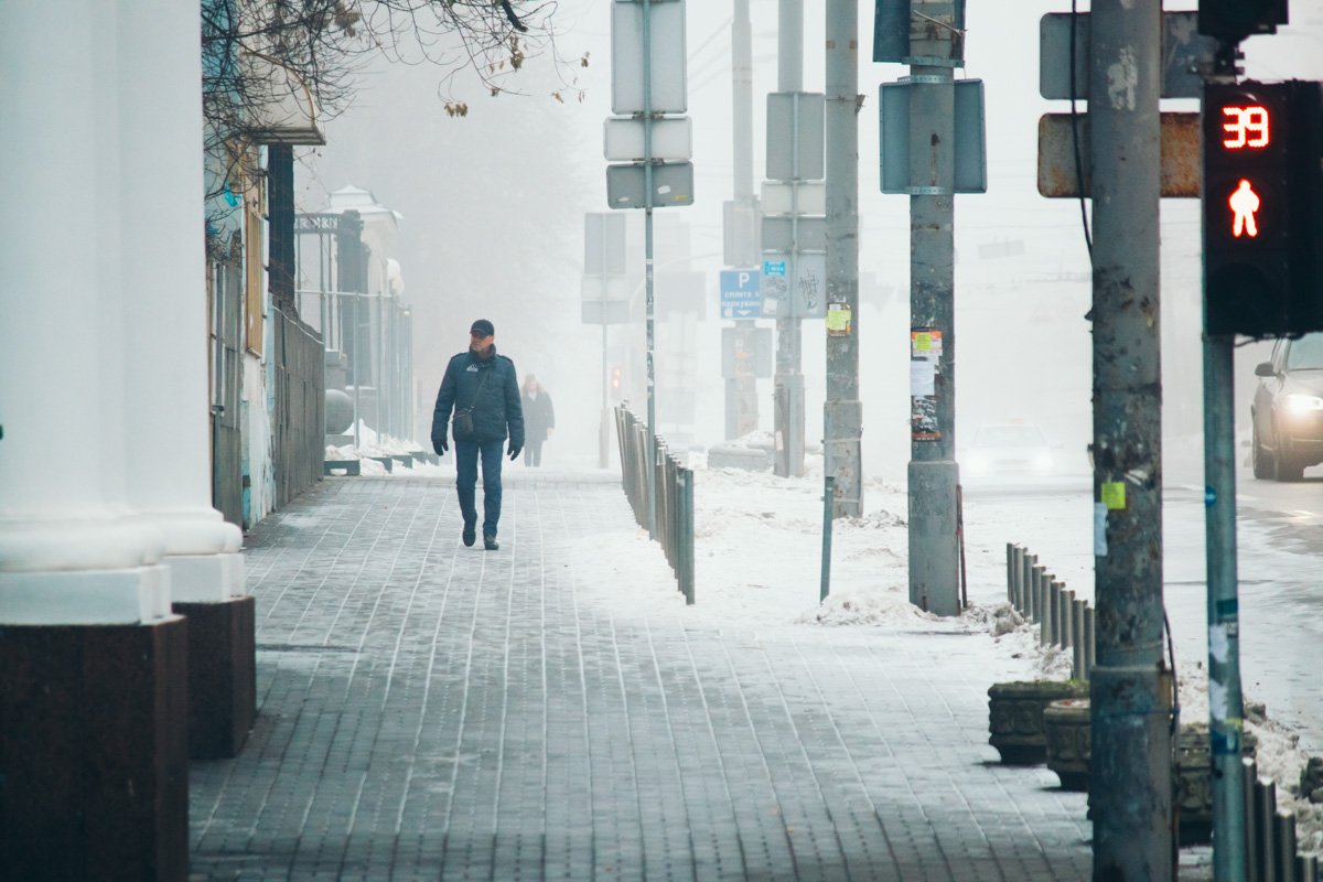 А кто-то спешит на работу