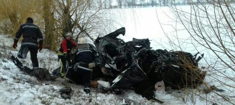 В результате аварии погибли три ребенка В результате аварии погибли три ребенка