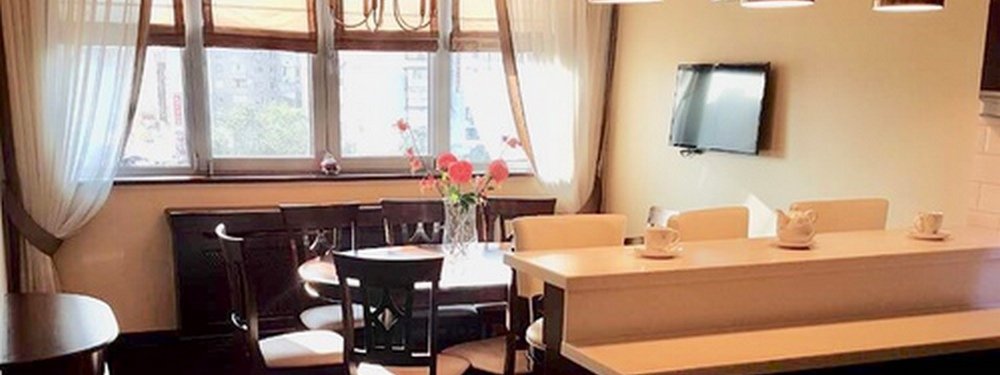 Самая дорогая "двушка" может предложить весьма просторную кухню-столовую