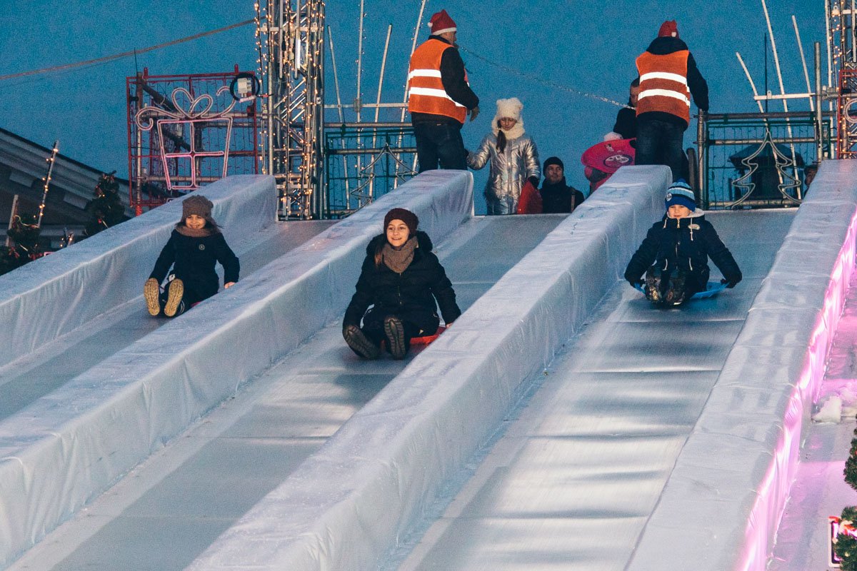 Желающих скатиться - хоть отбавляй Желающих скатиться - хоть отбавляй