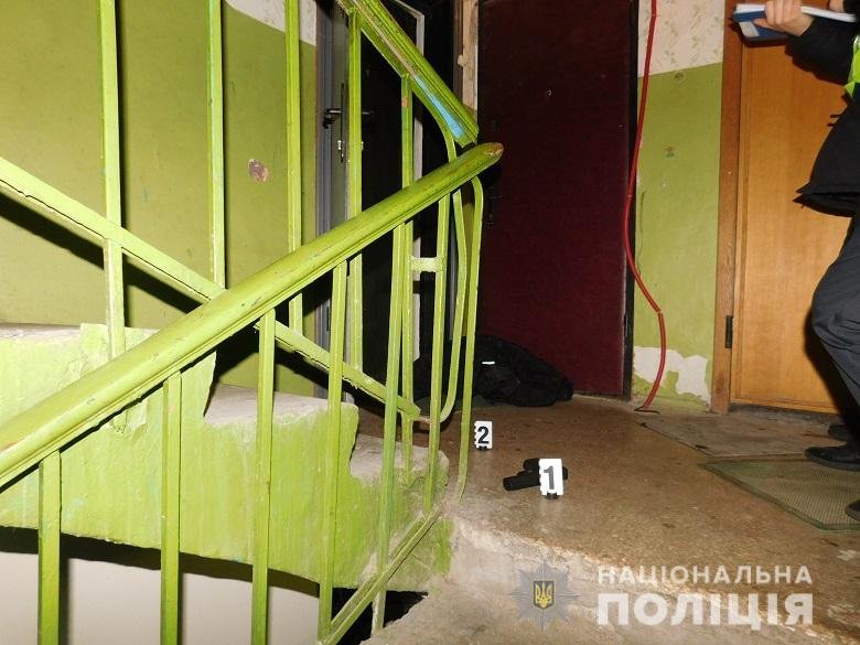 В ходе ссоры владелец квартиры выстрелил в лицо оппоненту из пневматического оружия