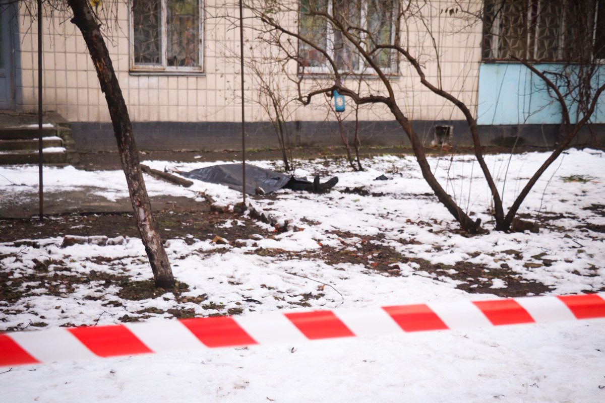 Погибшему было около 30 лет Погибшему было около 30 лет