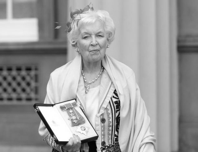 Известная британская актриса Джун Уитфилд скончалась в возрасте 93 лет Известная британская актриса Джун Уитфилд скончалась в возрасте 93 лет