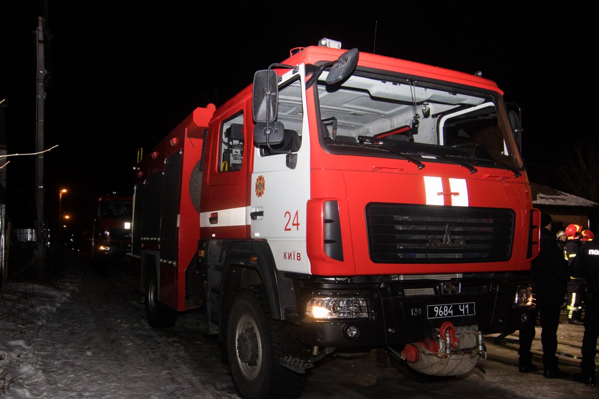 На месте работали пять единиц основной и специальной техники На месте работали пять единиц основной и специальной техники