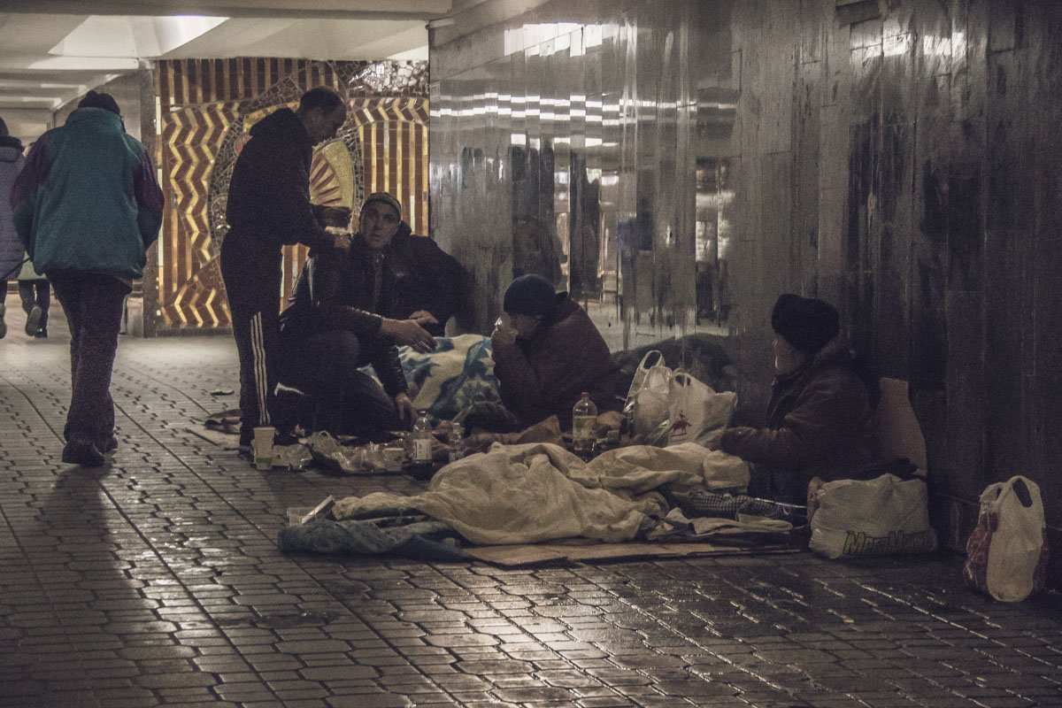 В "коммуне" бездомных под Майданом - 12 человек