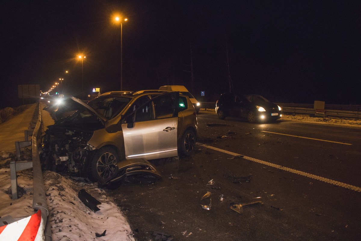 Под Киевом на Житомирской трассе произошло ДТП с пострадавшими