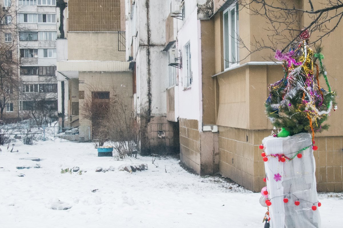 Соседи рассказали, что горе-мать задушила 6-месячную дочку