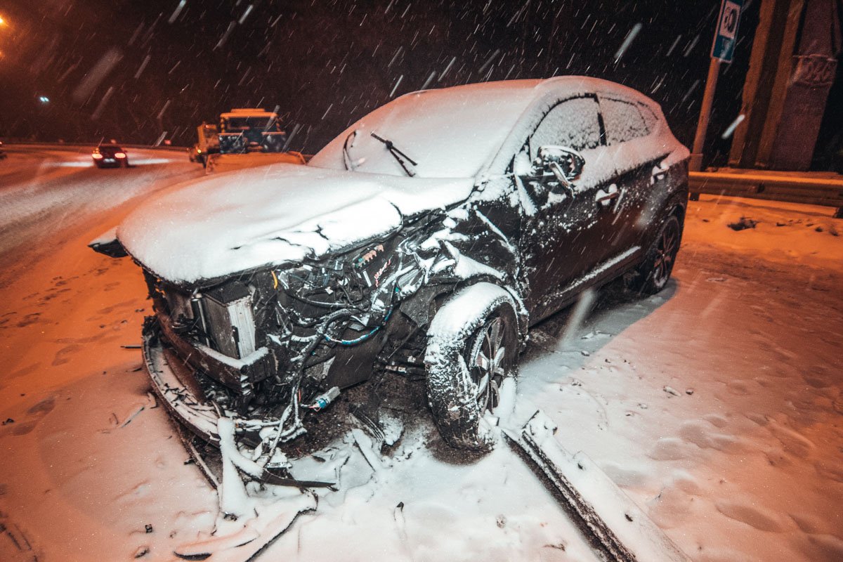 В ДТП пострадала пассажирка Hyundai В ДТП пострадала пассажирка Hyundai