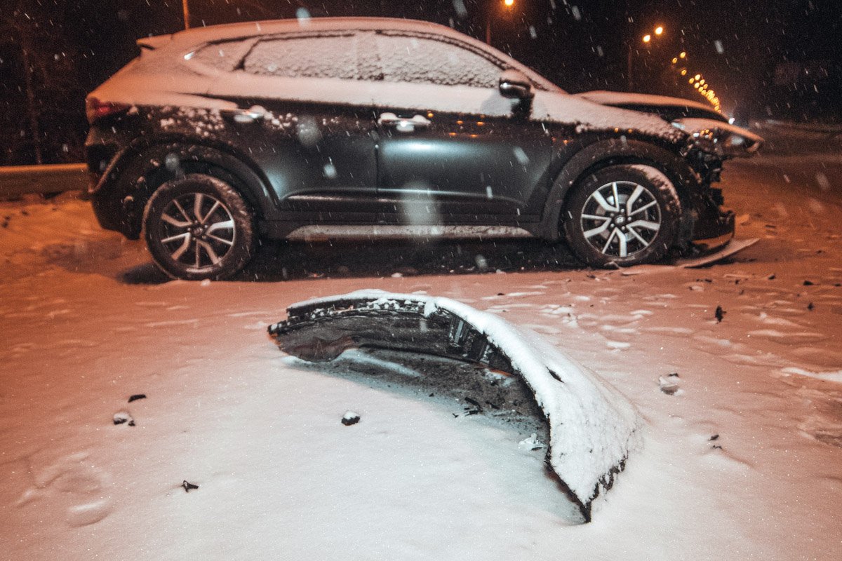 Предварительно, причиной аварии стала плохая погода и плохо очищенная трасса Предварительно, причиной аварии стала плохая погода и плохо очищенная трасса