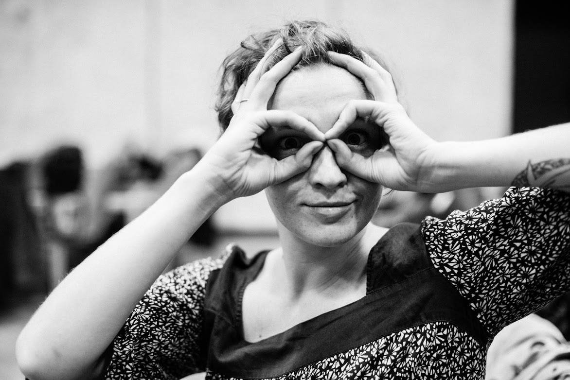 На тренинге всех желающих приглашают поработать над телом и балансом На тренинге всех желающих приглашают поработать над телом и балансом